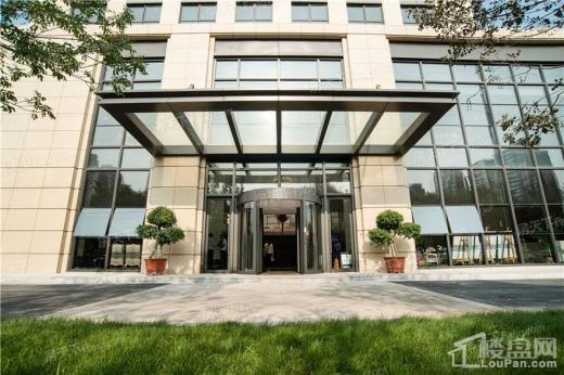 绿城百合广场实景图